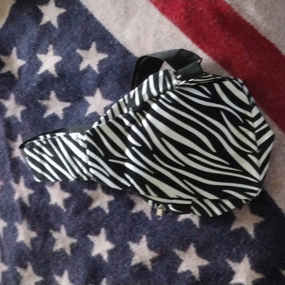 Cross Body Mini Purse - Picture 3 of 4